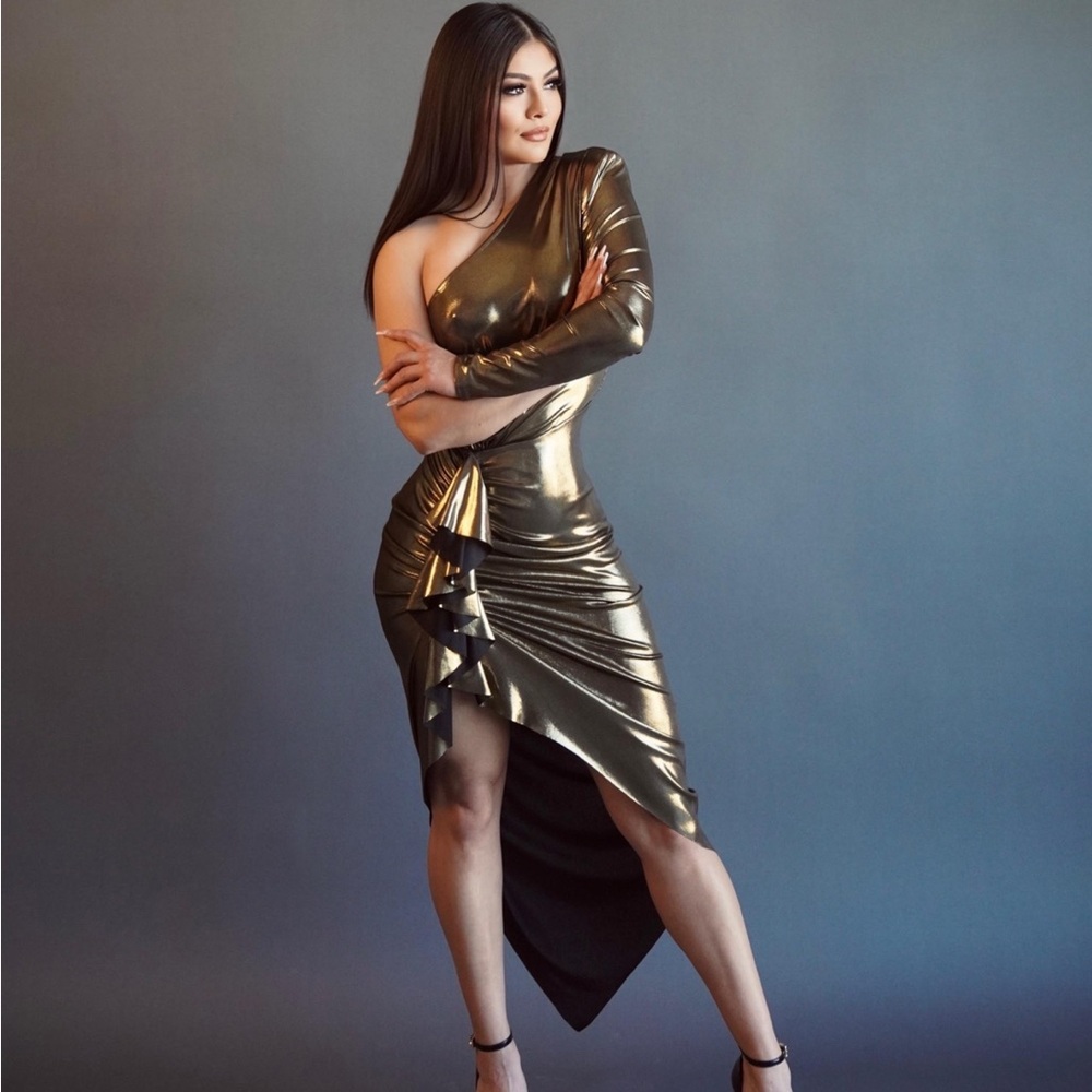 cameo Metallic Gold One-Sleeve Asymmetrical Ruffle Dress